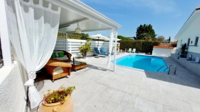 Villa Salieri: Coral Bay villa with private pool